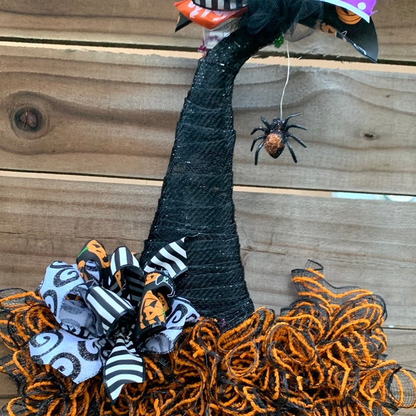 Halloween wreath for front Door, witch hat wreath, spooky wreath, fall wreath, Halloween decor, wreath, witch decor