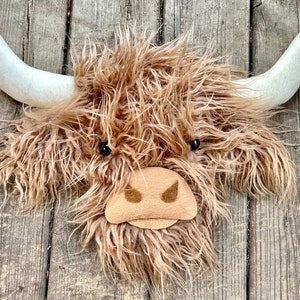 Curly fur highland cow wreath attachment, cow decoration. Made to order. Turnaround time is one to two weeks.