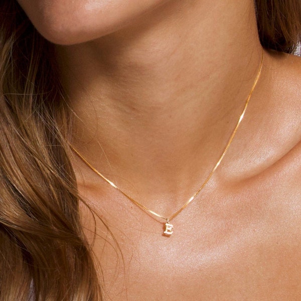 Collar pequeño de oro, collar con letra pequeña, collar con letra delicada, cadena de oro delicada, collar de regalo delicado, collar con letra de oro