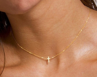 Kleines Kreuz Halskette, Gold Kreuz Halskette, Kreuz Halskette, zierliche Halskette, zierliche Kreuz Halskette, kleine Kreuz Halskette, zarte Halskette