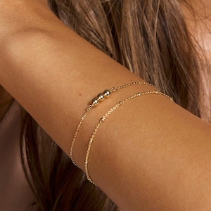 Bracelet perles d’or, bracelet perlé d’or, bracelets en or plaqué or 14 carats, bracelet minuscule perle en or, bracelet perlé de tous les jours pour femmes