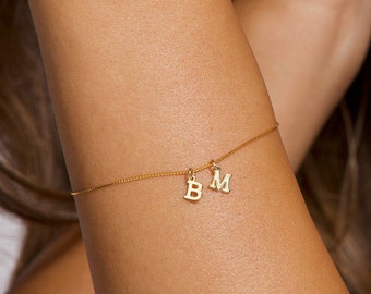 Dangle Initial Bracelet, Dainty Letter Bracelet, Gold Tiny Initial Bracelet, Dainty Initial Bracelet in Gold, Silver Gift Bracelet, Bracelet