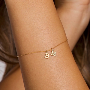 Dangle Initial Bracelet, Dainty Letter Bracelet, Gold Tiny Initial Bracelet, Dainty Initial Bracelet in Gold, Silver Gift Bracelet, Bracelet