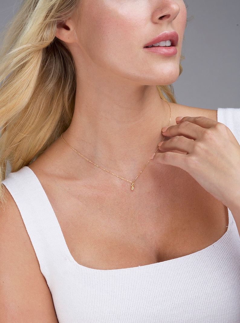 Collar de piña, Collar de niña, Collar de poder de niña, Collar de piña de oro, Collar de piña de plata, Collar de piña delicado imagen 5