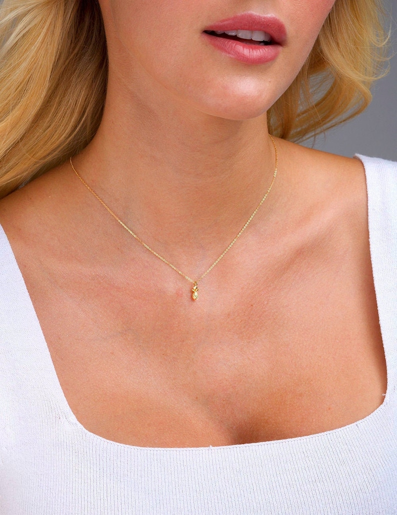 Collar de piña, Collar de niña, Collar de poder de niña, Collar de piña de oro, Collar de piña de plata, Collar de piña delicado imagen 1