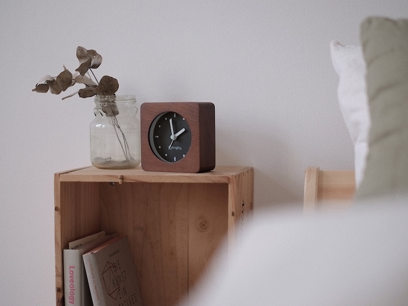 Quiet Analog Alarm Clock, Alarm Clock Silent Wooden, Night light, Gentle sound, No Ticking Noises, Minimalist, Snooze Function image 10