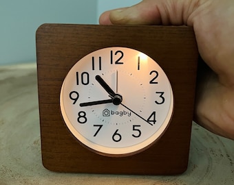 Quiet Alarm Clock Silent Wooden, Quiet Alarm Clock, Snooze Function, Large Face. Numbered Dial, Night light, Gentle sound, Traditional Clock