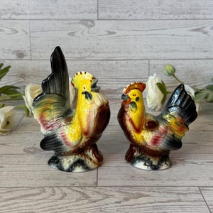 Vintage 1950s Japan Rooster Salt & Pepper Shakers | Hand Painted Chicken Set | Farmhouse Kitchen Decor