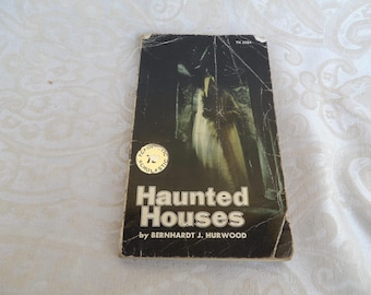 Vintage 1972 Haunted House Paper Book