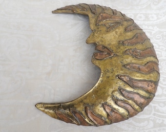 Luna creciente vintage con decoración facial