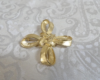 Vintage Trifari brooch