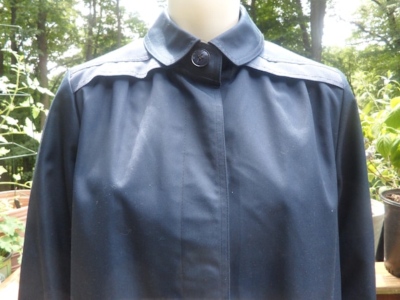 B Altman & Co Navy Trench Coat l Classic Non-Belt… - image 3