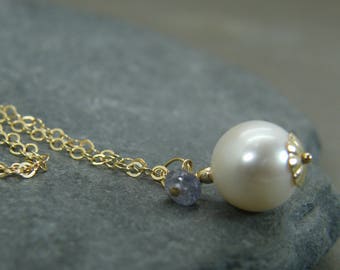 Single pearl gold necklace ~ Gold sapphire pearl necklace ~ Single pearl ~ Sapphire ~ Pearl choker necklace wedding ~ Sapphire necklace ~