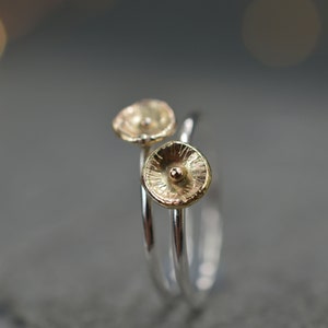 Schmale Ringe ~ Gold Blumen Ring ~ Mixed Metall Ring ~ Sterling Silber schmaler Ring ~ Stapelring ~ Stapelringe ~ Gold und Silber Ring
