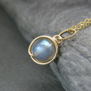 Labradorite necklace ~ Labradorite pendant ~ Gold labradorite necklace ~ Strong flash labradorite ~ Labradorite jewellery ~ Gold filled
