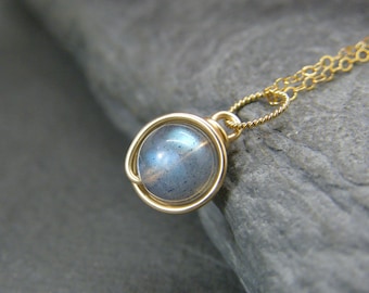 Labradorite necklace ~ Labradorite pendant ~ Gold labradorite necklace ~ Strong flash labradorite ~ Labradorite jewellery ~ Gold filled