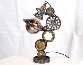Lámpara de escritorio Steampunk con arte industrial vintage