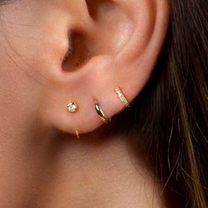 Aros pequeños y sencillos - Pendientes Huggie - Aros pequeños de oro - Aro para cartílago - Pendientes de aro de oro - Pendientes de aro Huggie - Pendientes de aro pequeños