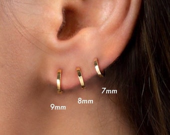 Sterling silver square edge huggie hoops - Gold huggie earrings - Cartilage hoop - Small helix hoop - Tragus hoop - Gold conch hoop