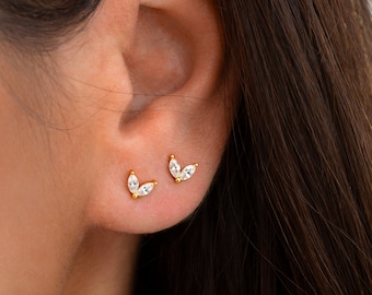Tiny emerald stud earrings - Green stone earrings - Tiny turquoise stud earrings - Turquoise earrings - Gold studs - Tiny stud earrings