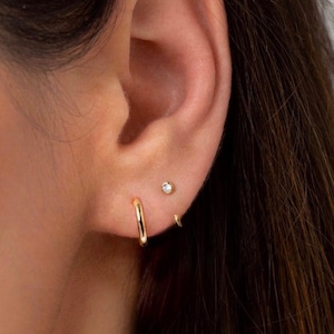 Sterling silver hug hoops - Open hoop earrings - Sleeper earrings - Open huggie earrings - Tiny hoops - Small hoop earrings - Claw earrings