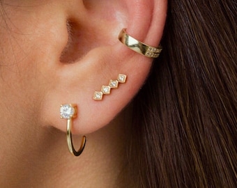 Gold ear climber - Tiny ear climber - Dainty earrings - Minimal ear climber - Dainty Ear Climber - Ear cuff - Tiny earrings - Dainty jewelry