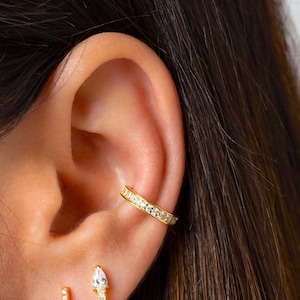Ear cuff - Gold ear cuff - Conch earring- CZ ear cuff - Non pierced conch ear cuff - Dainty ear cuff - Ear cuff gold - Huggie ear cuff