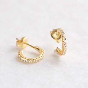 CZ Diamant winzige Huggie Ohrringe - Huggie Hoop Ohrringe - Kleine Creolen - Mini Creolen - Kleine Creolen - Gold Creolen