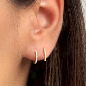 Boucles d'oreilles huggie en or et diamants CZ - Créoles en argent sterling - Câlins d'oreilles - Petits créoles en or - Mini créoles - Boucles d'oreilles délicates