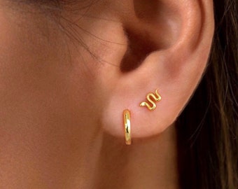 Tiny snake studs - Gold snake studs - Sterling silver snake earrings - Serpent stud earrings - Cartilage earring - Small snake earrings