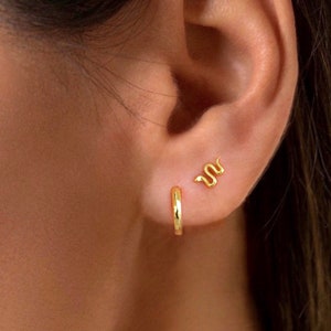 Piccoli orecchini a forma di serpente - Orecchini a forma di serpente in oro - Orecchini a forma di serpente in argento sterling - Orecchini a forma di serpente - Orecchini a cartilagine - Piccoli orecchini a forma di serpente
