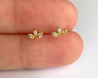 Små tre CZ-örhängen - Eleganta örhängen i sterlingsilver - Små örhängen - Små örhängen - Guldörhängen - Eleganta örhängen - Cz-örhängen