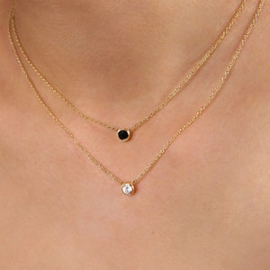 Collier délicat en or rose - Collier en pierre noire - Collier en petits diamants - Collier chaîne en or fin - Collier en or délicat - Collier solitaire