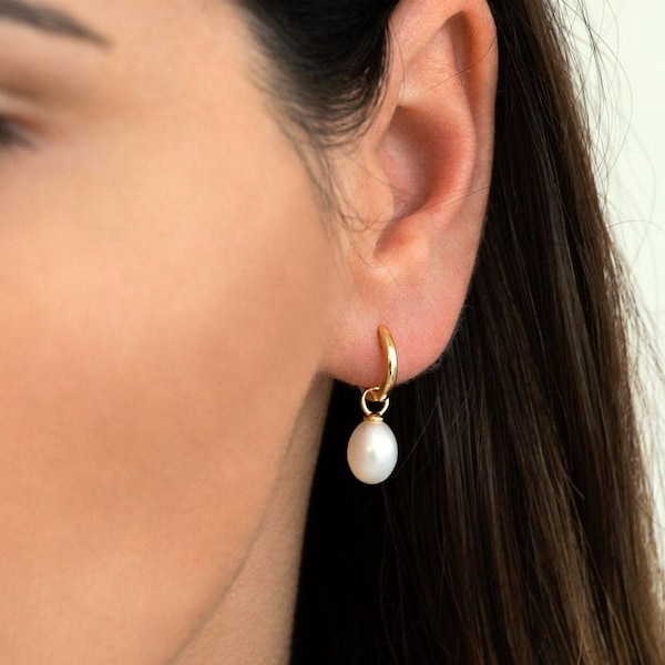 Pearl hoop earrings - Dainty pearl hoops - Pearl huggie earrings - Tiny pearl hoops - Mini hoop earrings - Gold hoop earrings - Gold hoops