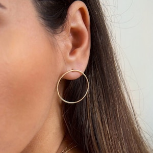 Große Kreis Ohrstecker - Einfache goldene Creolen - Zierliche Gold Ohrringe - Goldene Kreis Ohrstecker - Minimalistische Kreis Ohrringe - Zierliche Ohrringe