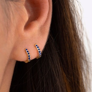 Blue sapphire huggie earrings - Huggie hoop earrings - Ear hugger hoops - Mini hoop earrings - Gold tiny hoops - Sapphire hoop earrings