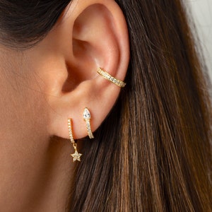 Star hoop earrings - Dainty gold hoops - Small hoop earrings - Dainty hoops - Tiny hoops - Gold huggie earrings - Small hoops - Creolen gold
