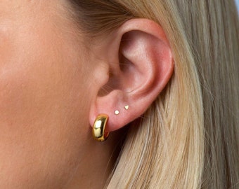 2 mm ultra kleine geometrische studs - Teeny kleine driehoekige studs - Tiny dot stud oorbellen - Tiny gouden oorbellen - Dot oorbellen - Kleinste oorbellen