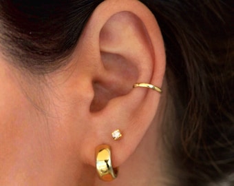 Dünne, zierliche Ohrklemme – Conch-Ohrklemme – Ohrklemme ohne Piercing – Goldene Ohrklemme – Zierlicher goldener Ohrring – Einfache Band-Ohrklemme – Fake-Piercing