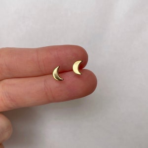 Winzige Mond Ohrringe - Mond Ohrstecker - Zierliche Ohrringe - Winzige Ohrstecker - Sternzeichen Schmuck - Gold Mond Ohrringe - Winzige Ohrringe - Zierliche Ohrstecker