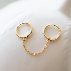 Double hoop earring with chain - Gold chain hoops -  Chain hoop earrings - Huggie earrings - Double piercing earring - 925 Sterling Silver