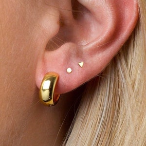 2mm ultra tiny dot studs Teeny tiny triangle studs Tiny circle stud earrings Tiny gold earrings Mini dot earrings Tiniest earrings zdjęcie 6
