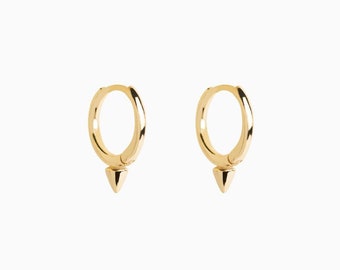 Tiny spike huggie hoops - Small hoop earrings - Huggie hoops - Gold hoops - Dainty hoops - Tiny hoops - Gold spike earrings - Small hoops