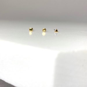 2mm ultra tiny dot studs Teeny tiny triangle studs Tiny circle stud earrings Tiny gold earrings Mini dot earrings Tiniest earrings zdjęcie 4