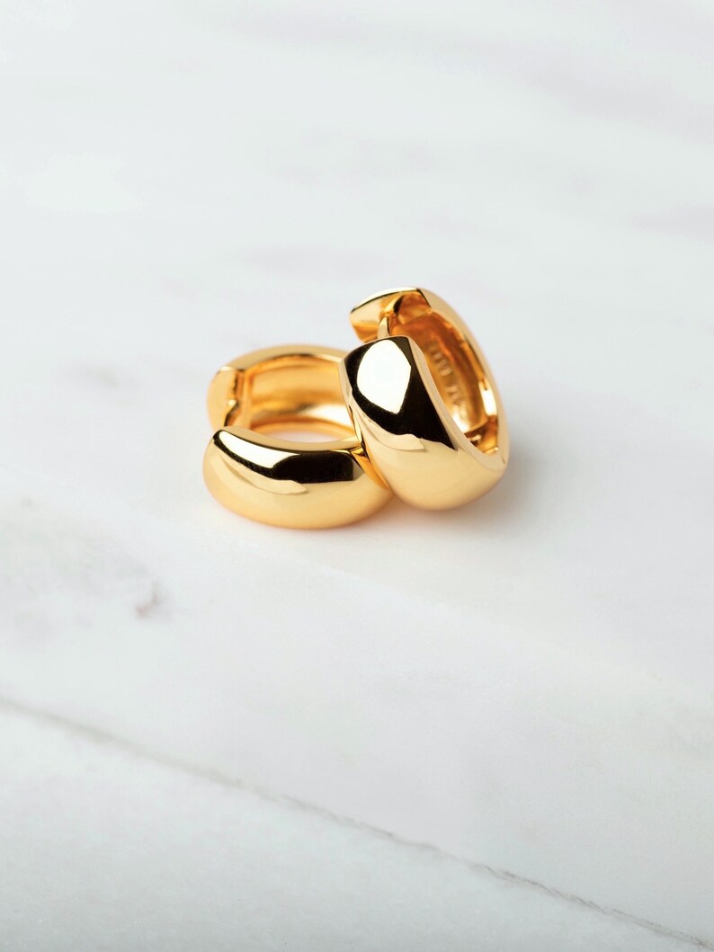 chunky gold huggie hoops