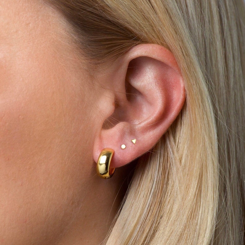 2mm ultra tiny dot studs Teeny tiny triangle studs Tiny circle stud earrings Tiny gold earrings Mini dot earrings Tiniest earrings zdjęcie 8