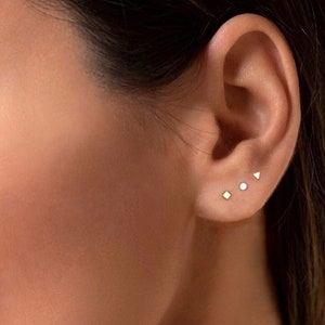 2mm ultra tiny dot studs Teeny tiny triangle studs Tiny circle stud earrings Tiny gold earrings Mini dot earrings Tiniest earrings zdjęcie 3