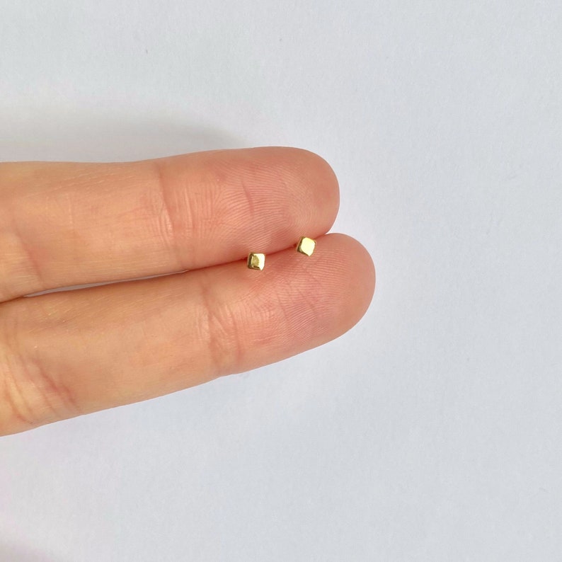 2mm ultra tiny dot studs Teeny tiny triangle studs Tiny circle stud earrings Tiny gold earrings Mini dot earrings Tiniest earrings zdjęcie 9