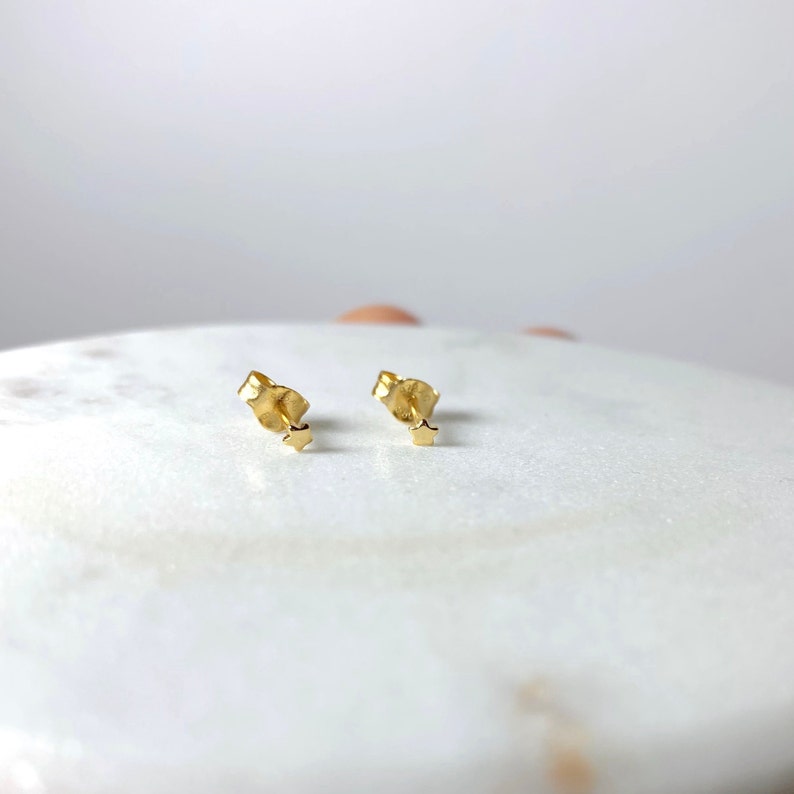 2mm kleine kleine maan studs sierlijke ster studs kleine wassende maan oorbellen gouden kleine ster stud oorbellen Sterling zilveren kleine oorbellen afbeelding 9