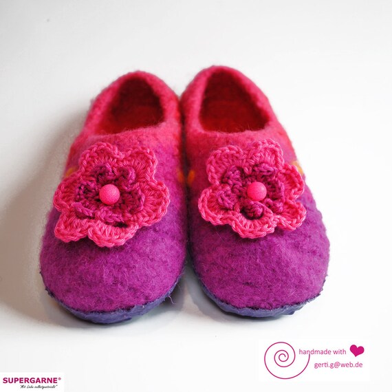 Filzpantoffeln Gr.25 lila pink rot mit HäkelBlümchen und | Etsy Filzhausschuhe lilabunt rutschfest, Filz Pantoffel
